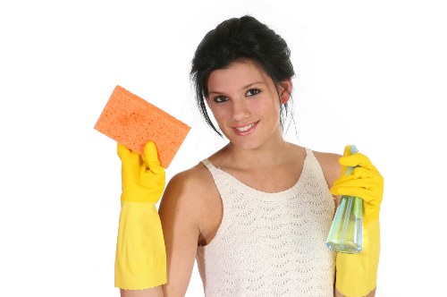 Carpets cleaner in Uxbridge restoring a soft and clean bedroom carpet